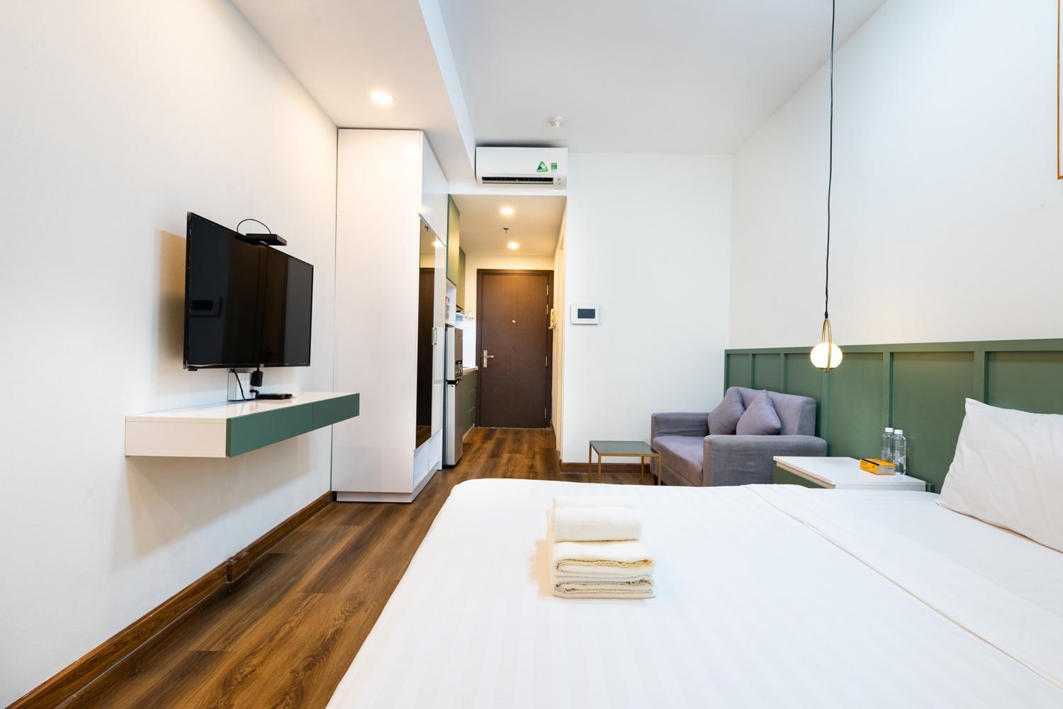 Yo'S Homes Rivergate Apartment Infinity Pool Near District 1 Ho Chi Minh City Exterior photo